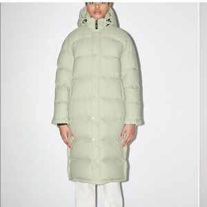 The Super Puff™M Long Silent Storm Green Sm
Aritzia